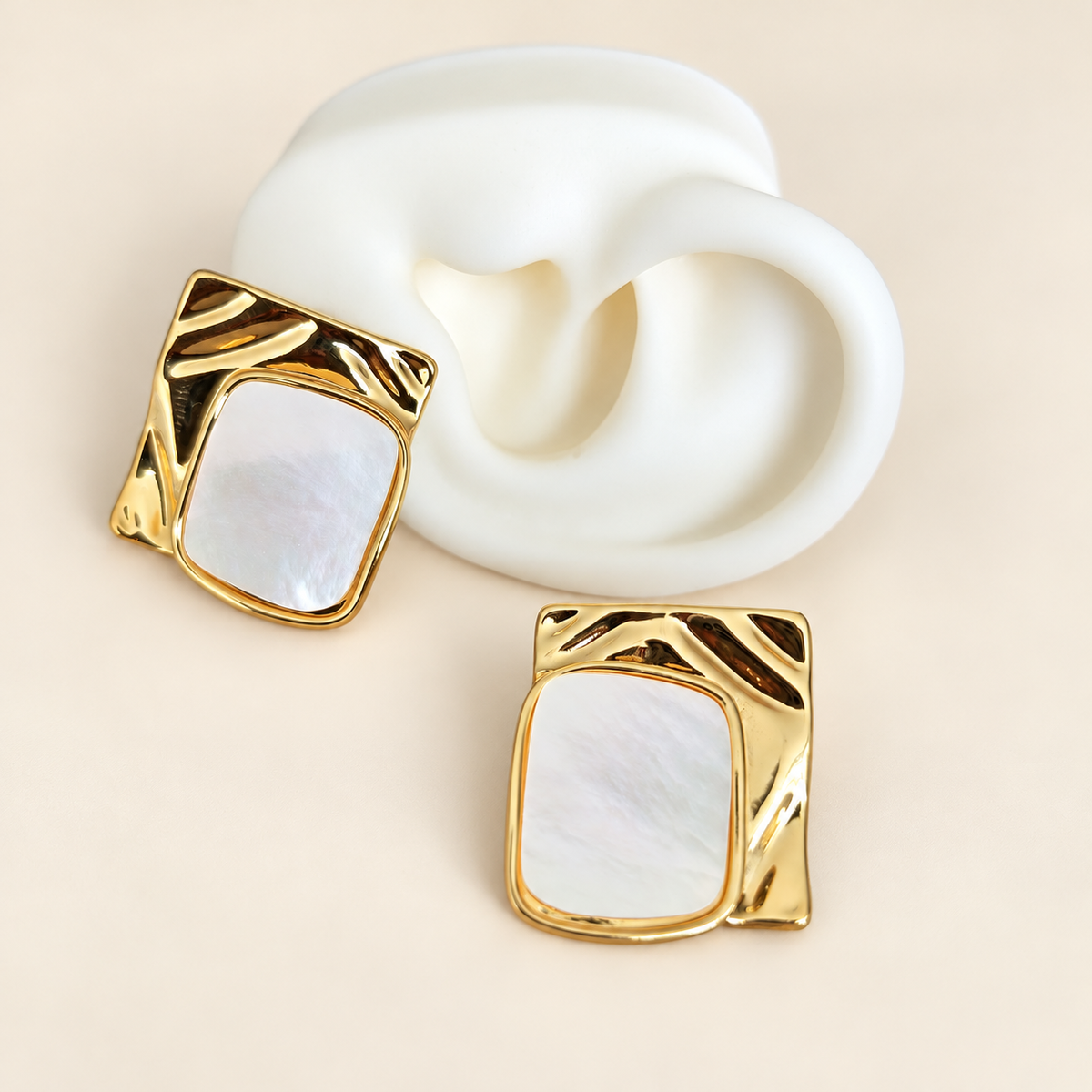 Aretes dorados