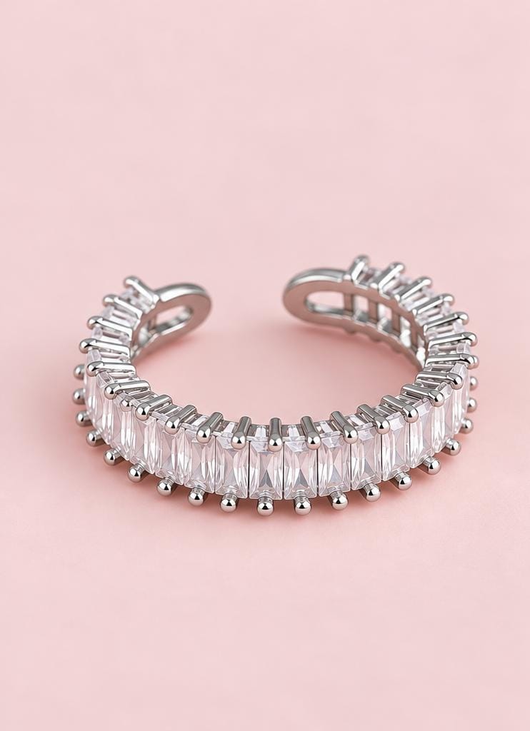 Anillo ajustable de cristales plateado