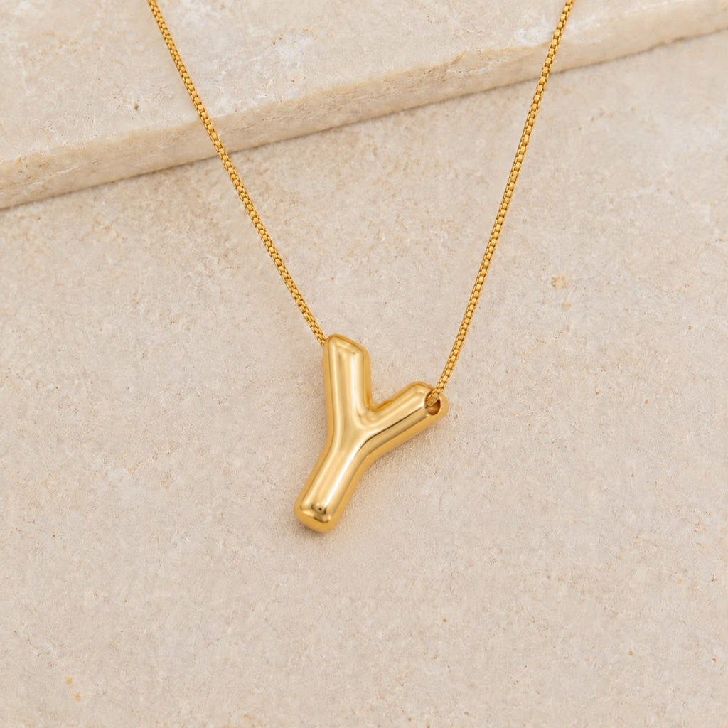 A Collares de Iniciales