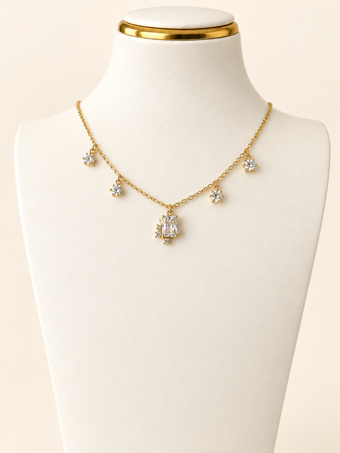 Collar con dijes