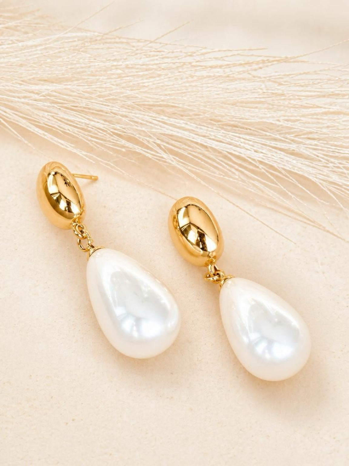 Aretes de perla estilo lagrima