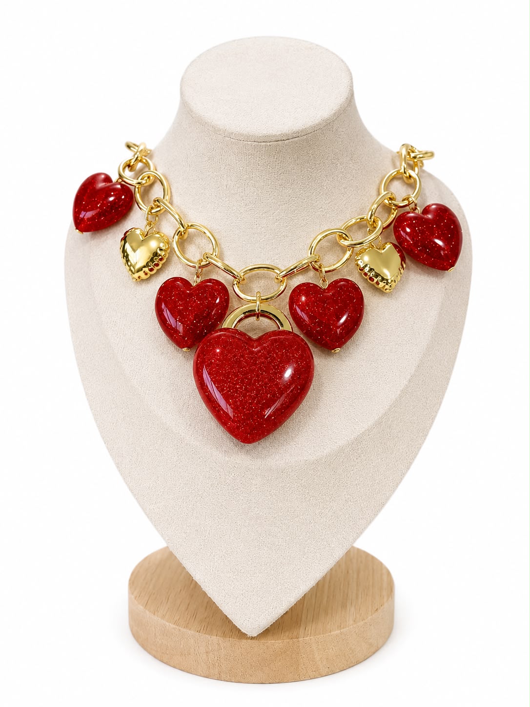 Collar y dijes de corazón