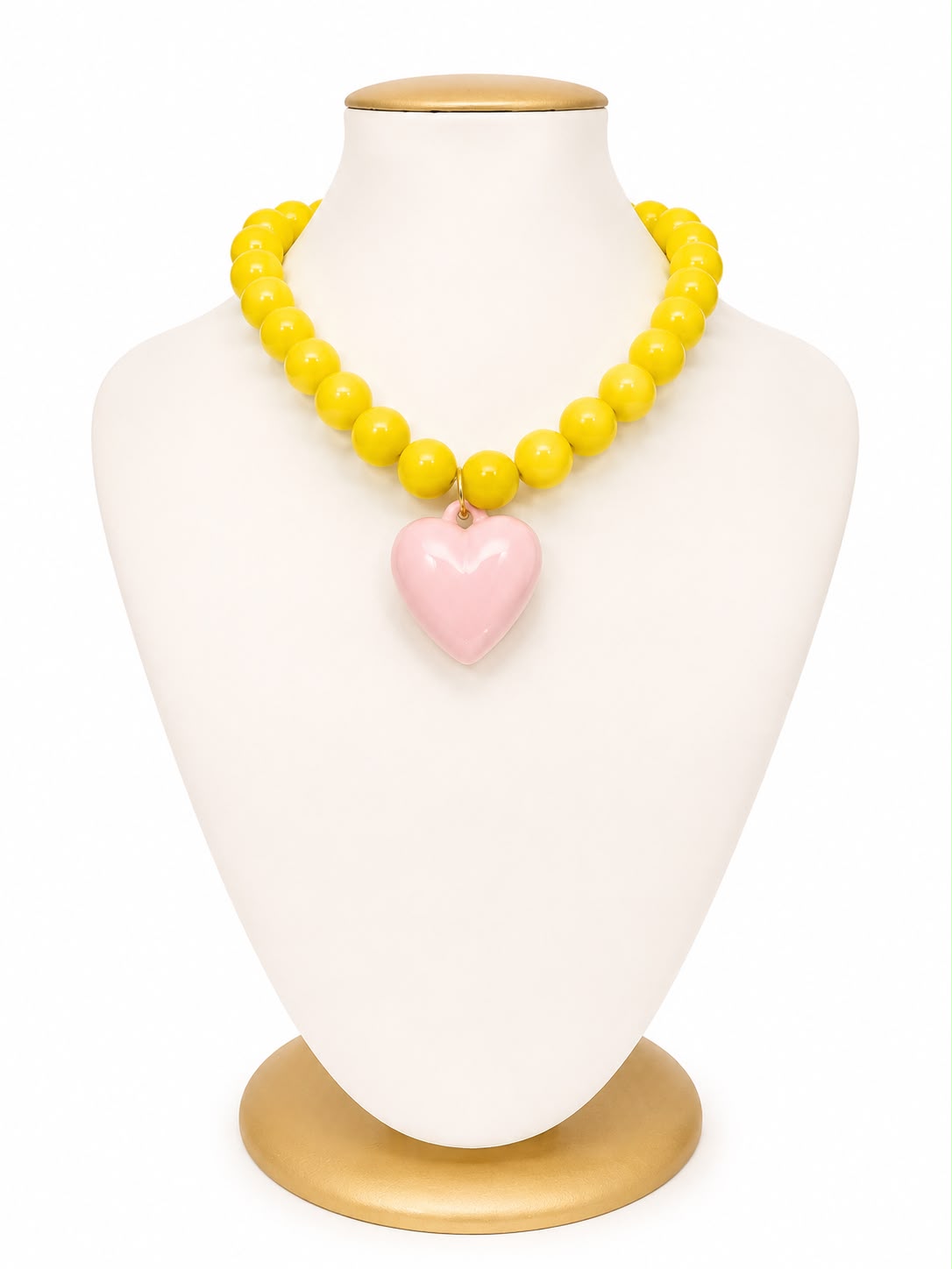 Collar de bolas y dije de corazón