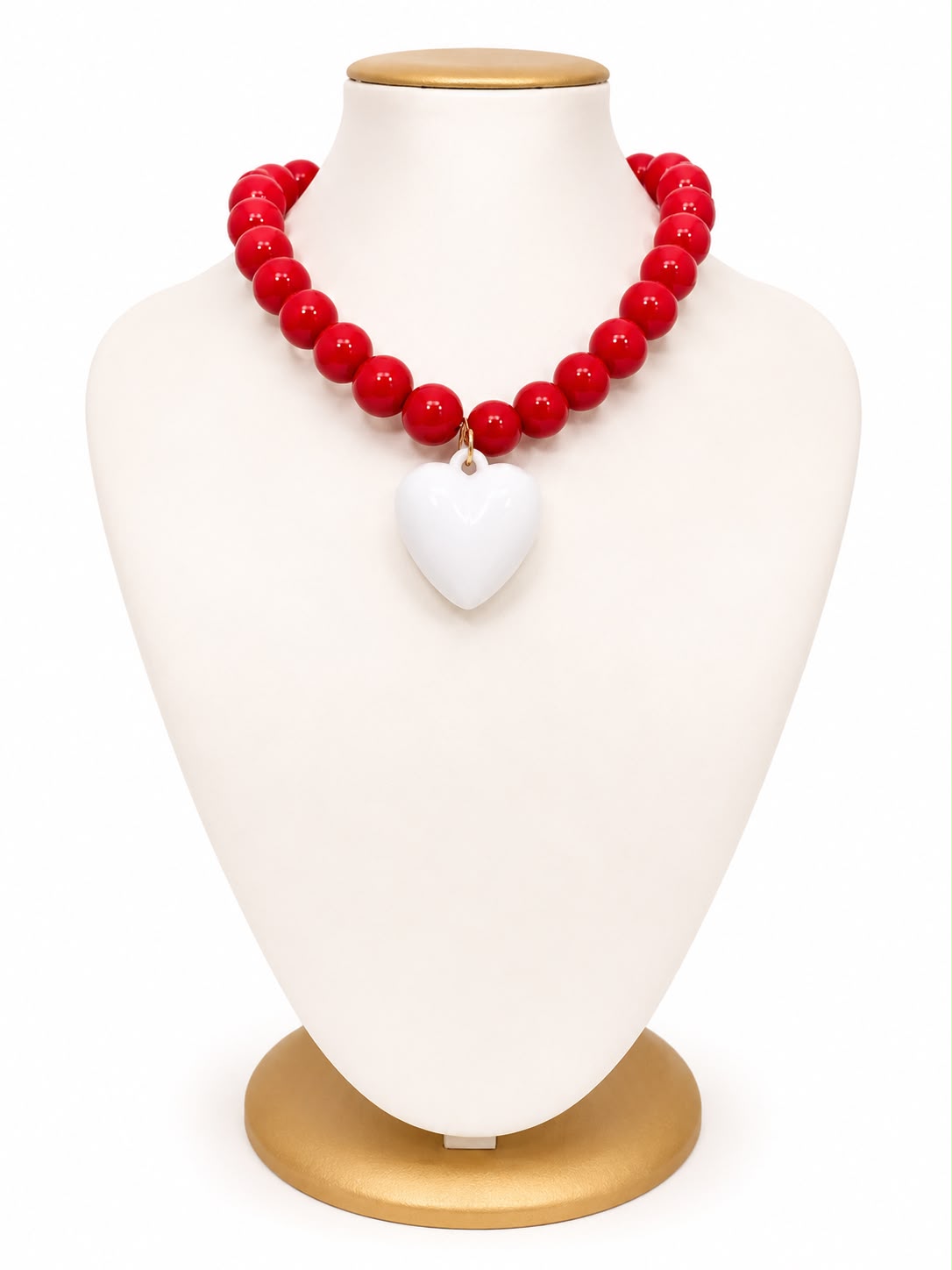 Collar de bolas y dije de corazón