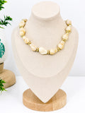 Collar de piedras esmaltadas