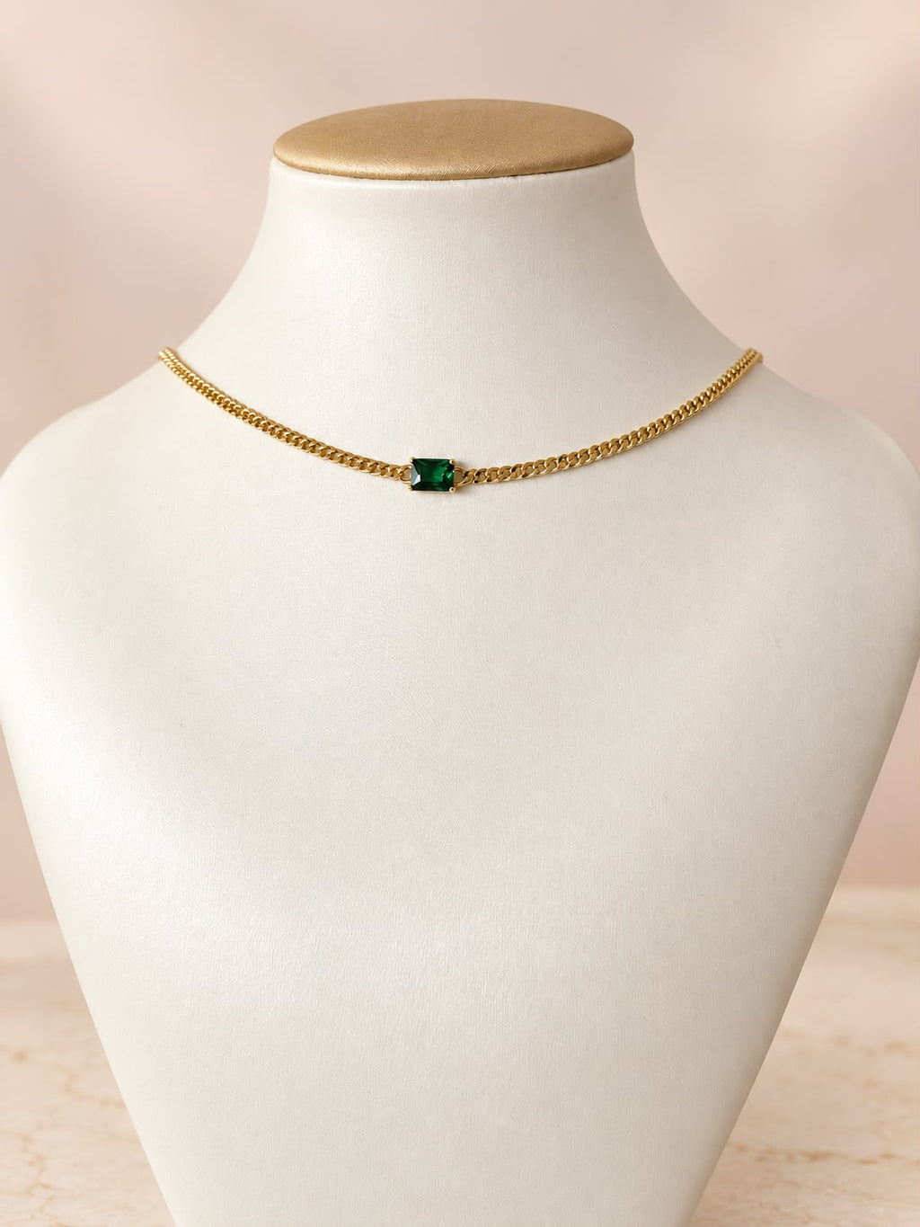 Cadena con dije cuadrado