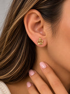 Aretes de corona dorado