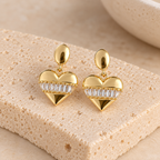 Arete de corazon y brillo