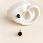 Aretes de piedra negra