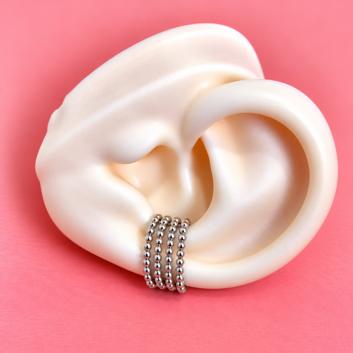 Earcuff plateado de balines