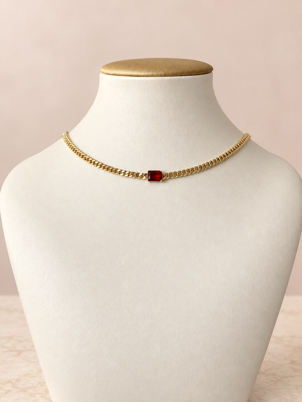 Cadena con dije cuadrado