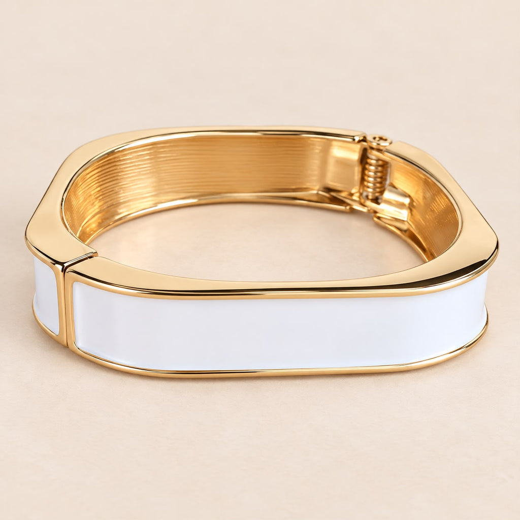 Brazalete blanco cuadrado