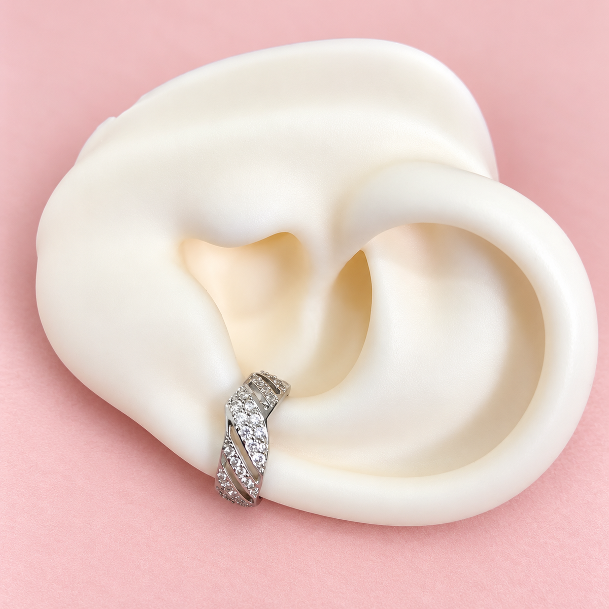 Earcuff plateado con brillos